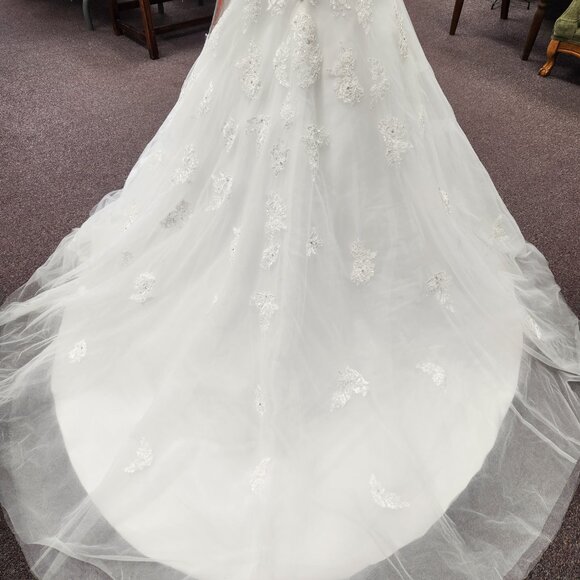 Private Label Clemence Bridal Gown Size 4 Ivory Lace/Tulle Wedding Dress - Picture 7 of 9
